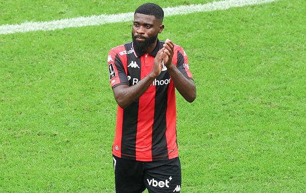 Напад фанатів: гравці Ніцци відмовляються виходити на поле