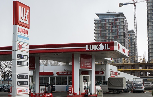 Румунія готує державний контроль над активами Лукойла