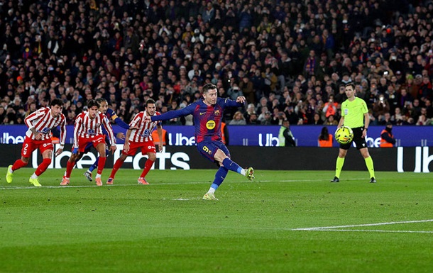 Левандовски стал автором нового антирекорда Барселоны