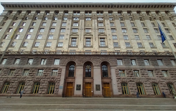 У Києві демонтували понад 20 тисяч незаконних рекламних конструкцій