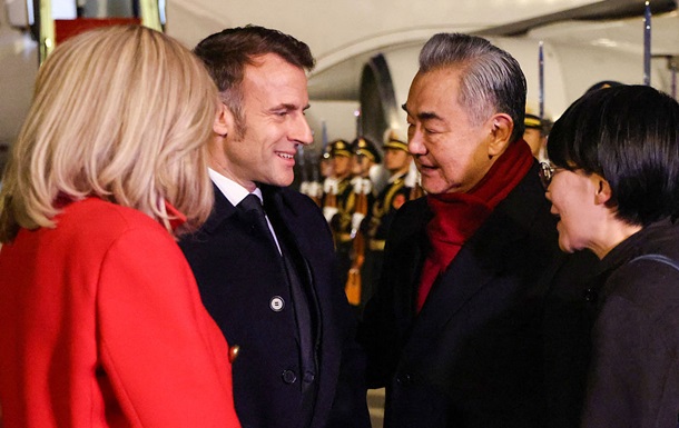 Макрон прибув з візитом до Китаю