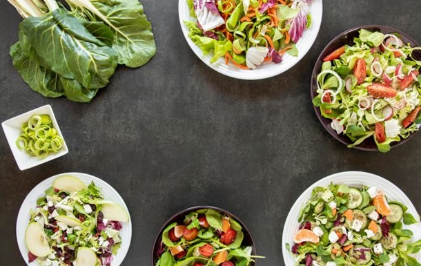 Секрети довгого життя салатів: як уникнути отруєнь під час свят