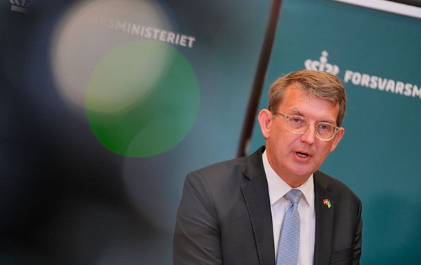 Данія майже вдвічі скоротить допомогу Україні