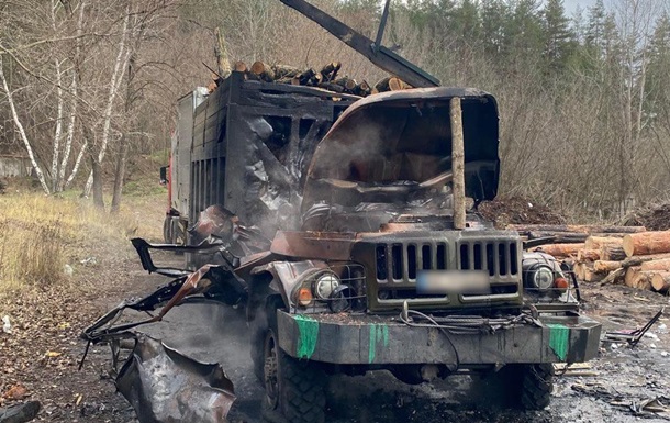 В Ізюмі дрон росіян вдарив по вантажівці: є жертви
