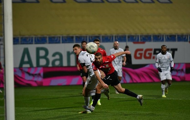 Луганська Зоря в домашньому матчі мінімально переграла Карпати