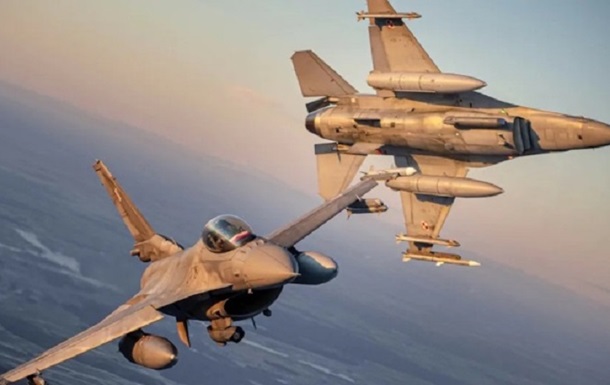 У Польщі підняли винищувачі через атаку РФ на Україну