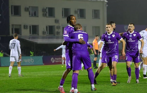 ЛНЗ успешно играет с Оболонью и становится промежуточным лидером чемпионата