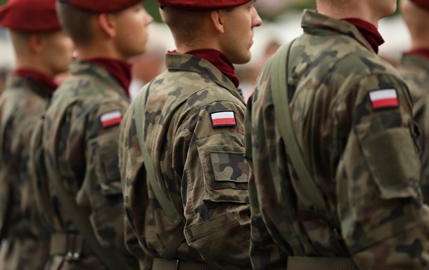 В Польше резко выросла поддержка возвращения военного призыва