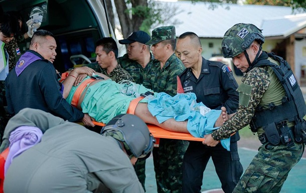 Несмотря на  перемирие Трампа : Таиланд и Камбоджа обменялись ударами