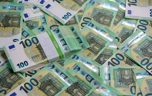 СМИ назвали страны, которые возьмут груз экстренного кредита Украине