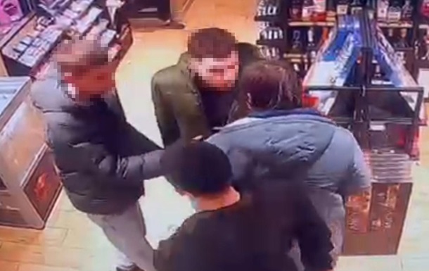 Драка с танцевальным ансамблем на Львовщине: нападавшим объявили подозрения