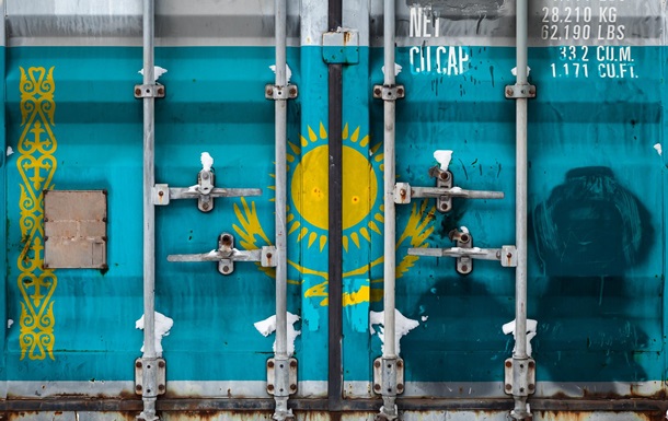 Казахстан усилил экспортный контроль для поставок в Россию - СЗР