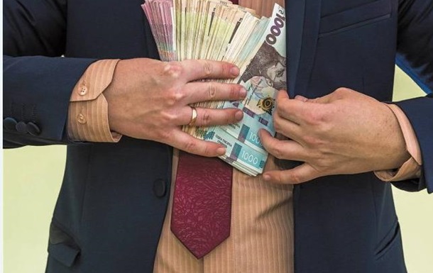 Кому та за що підвищують зарплату?