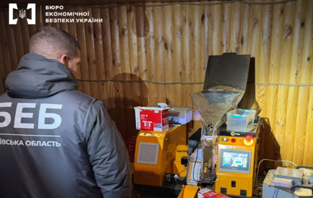 На Київщині ліквідували підпільний цех із виготовлення сигарет