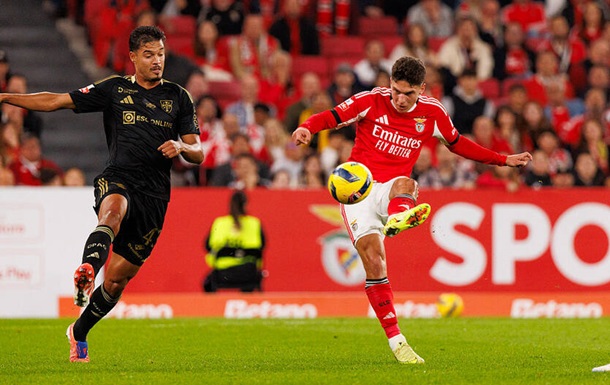 Игра Судакова на поле за Бенфику делает его героем месяца