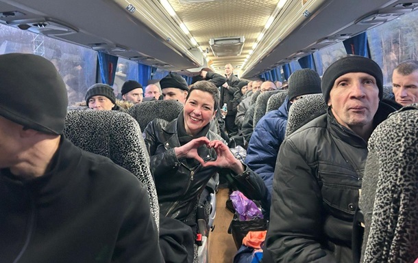 Беларусь передала Украине 114 гражданских лиц