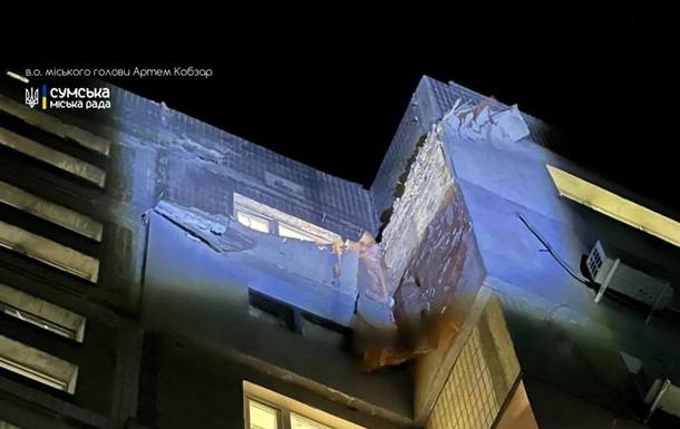 У багатоповерхівку в Сумах влучив дрон