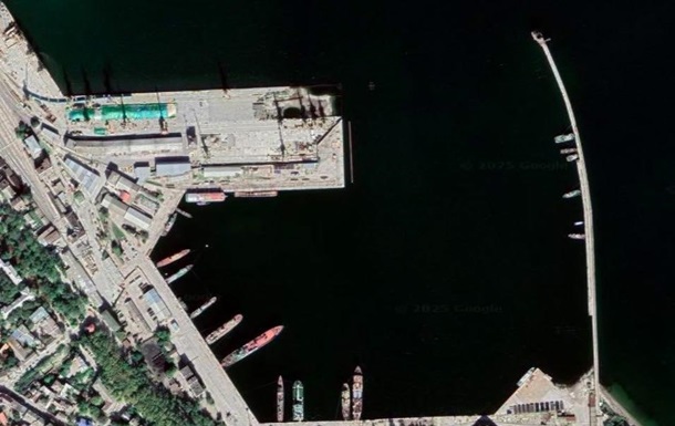 Дрон поразил российский корабль в Крыму - соцсети