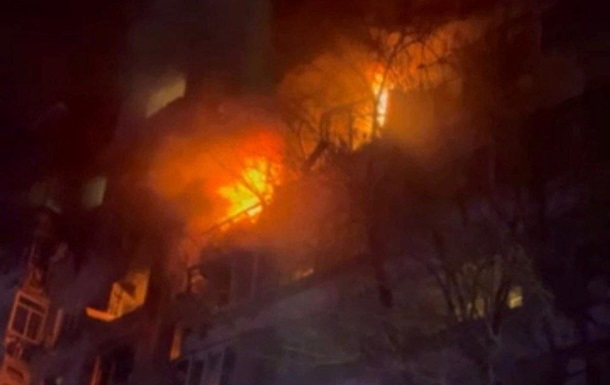 В Запорожье БПЛА попал в многоэтажку