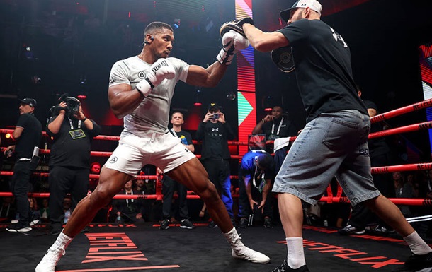 Українець, що тренував Джошуа до бою з Полом, говорить за бокс як за вагоме