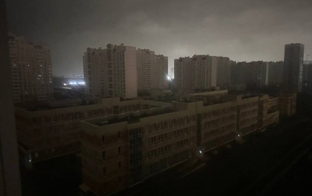 В РФ множественные взрывы: Орел и Ростов без света