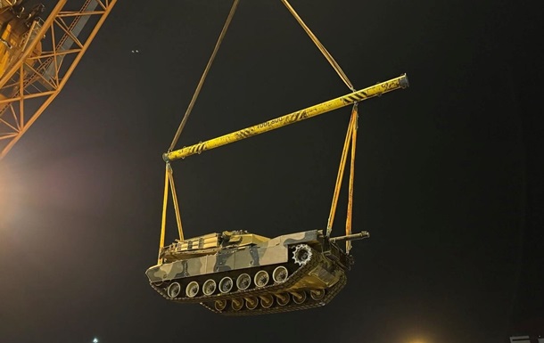 Австралія передала Україні останні танки Abrams