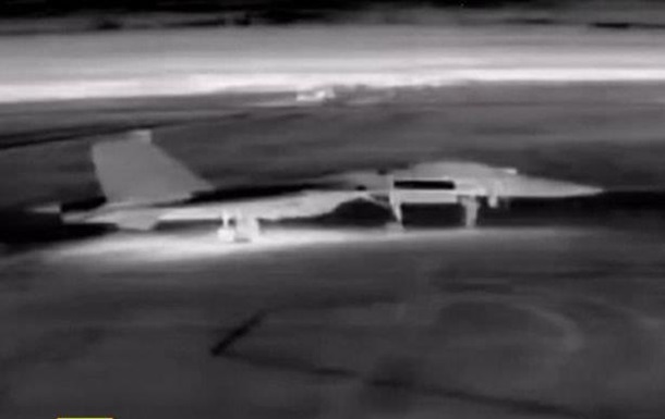 СБУ поразила два российских самолета Су-27 в Крыму