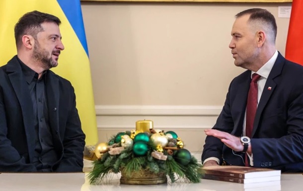 Навроцкий подарил Зеленскому книгу о Волынской трагедии