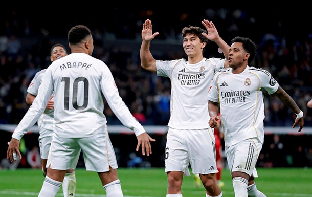 Мадридский Реал победил Севилью, играя в большинстве