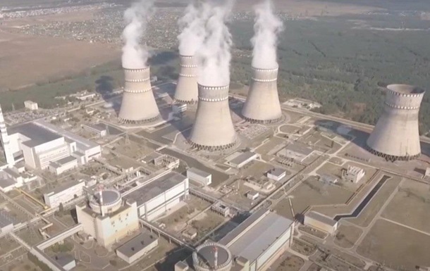 АЭС снизили мощность из-за массированного обстрела РФ