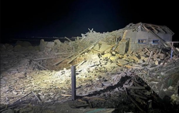 Россияне сбросили авиабомбы на частный сектор под Запорожьем