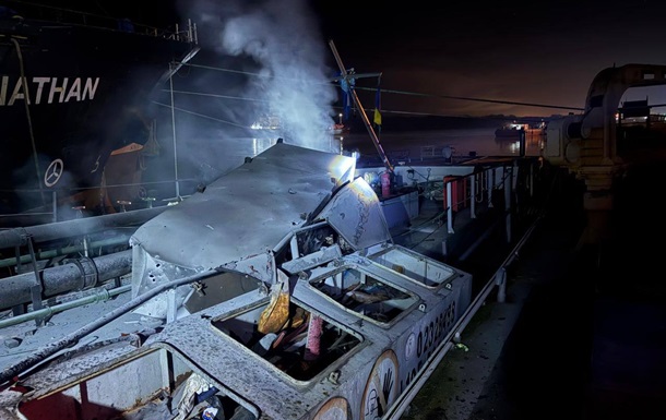 В портах Одесской области обстрелом повреждены элеваторы и иностранные суда