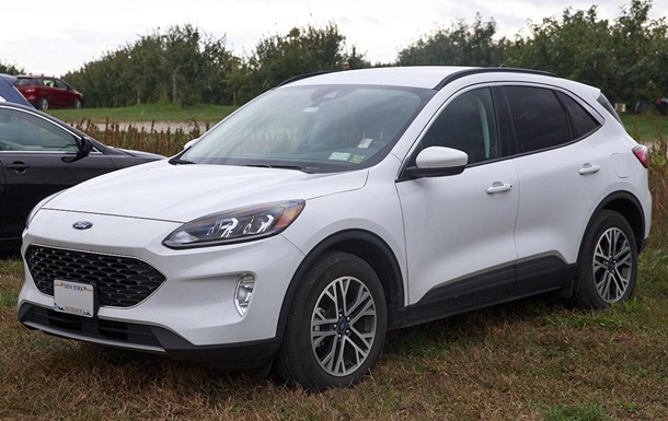 Ford знімає з виробництва кросовер Escape