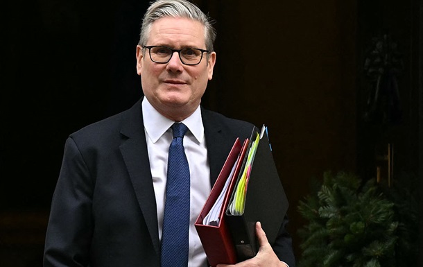 У Стармера объяснили его отсутствие на встрече Зеленского с лидерами ЕС