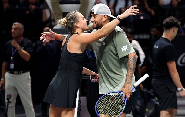 Австралієць перемагає першу ракетку світу в  битві статей 