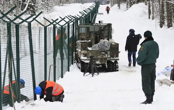 280 км: Латвия полностью огородилась от России забором