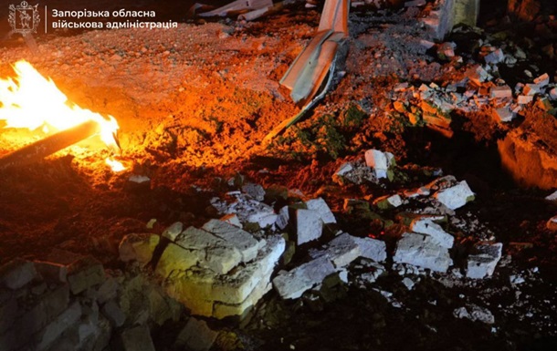 РФ атакувала промисловість Запоріжжя, палають будинки