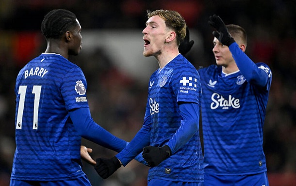 Вечер АПЛ для украинцев: успех Эвертона с Миколенко и ничья Челси