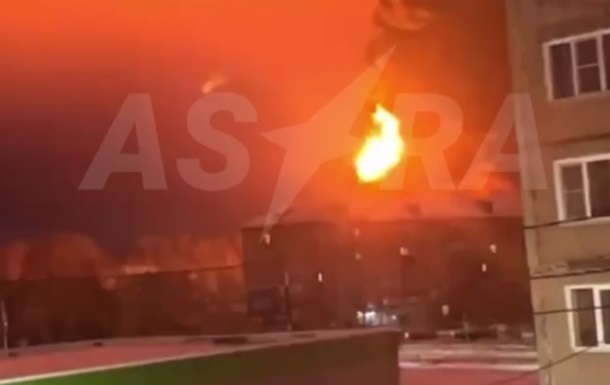  Новогоднее поздравление . Пожары на НПЗ в России