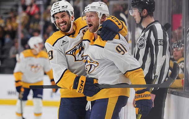 НХЛ: триумфальный вечер Бостона и Тампы