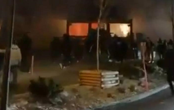 В пожаре на курорте в Швейцарии погибли 40 человек, 100 ранены - МИД Италии