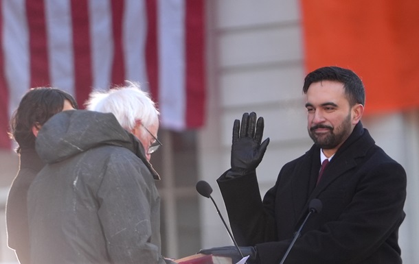 Впервые в истории: мэр Нью-Йорка принял присягу на Коране