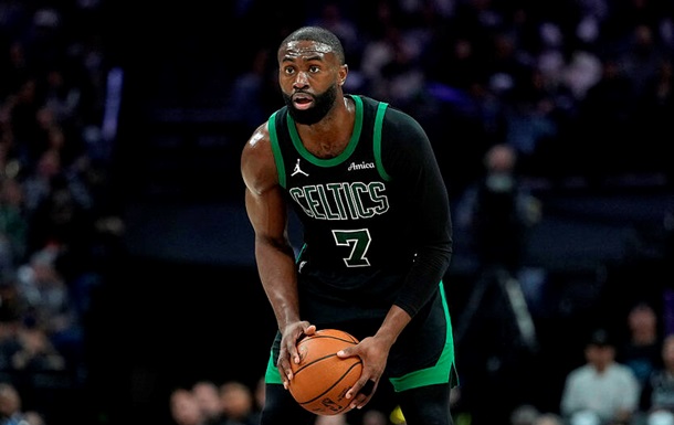 НБА: Браун оформил 50 очков в матче с Клипперс