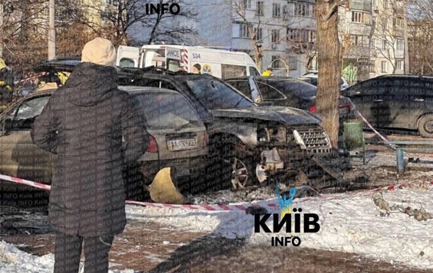 В Киеве взорвался внедорожник, есть пострадавшие