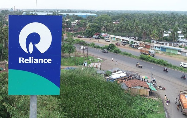 Найбільший НПЗ Індії  відхрестився  від нафти з РФ після погроз Трампа