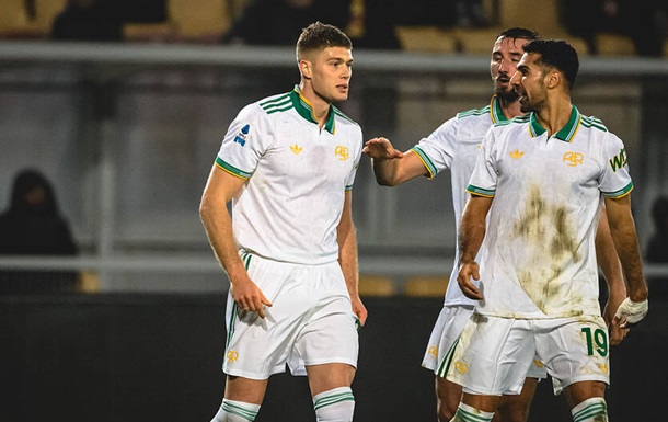 Победа Ромы над Лечче омрачена травмой Довбика