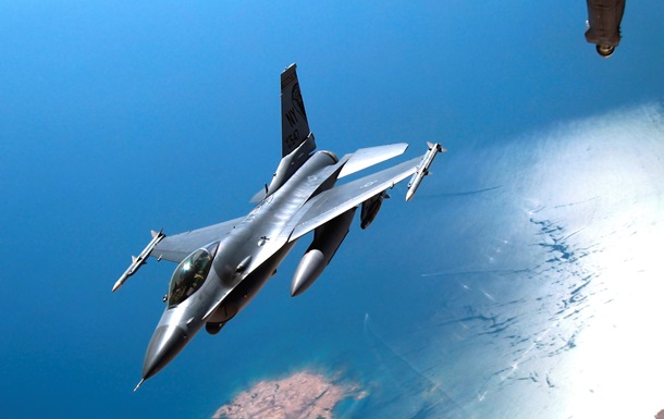 На Тайвані під час навчань зник винищувач F-16