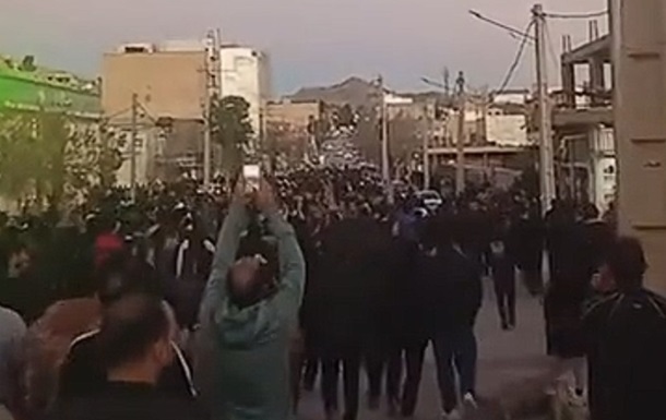 В Ірані протестувальники взяли під контроль два міста 
