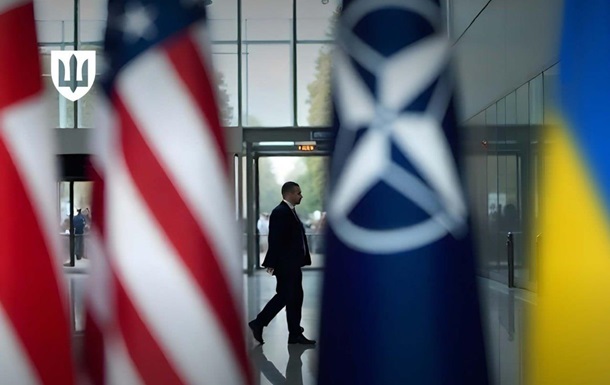 Украинцы больше доверяют Европе, чем США - опрос