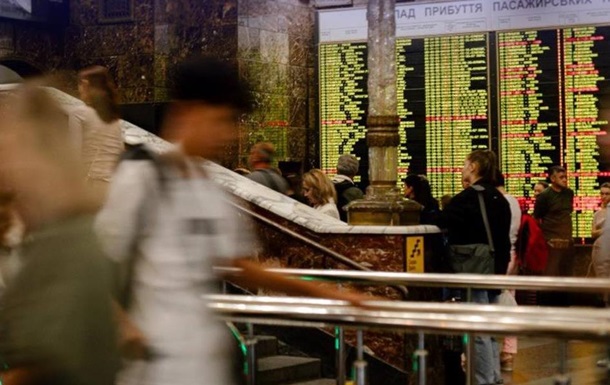 Укрзалізниця відкрила продаж квитків на рейси за новими графіками